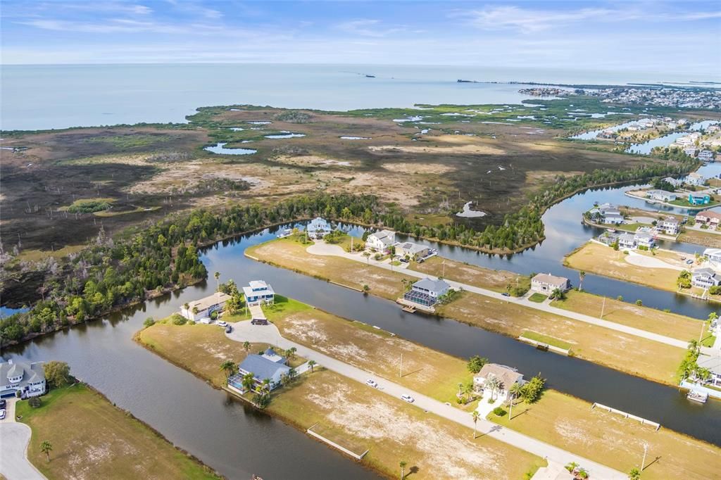 На продажу: $99,000 (0.17 acres)