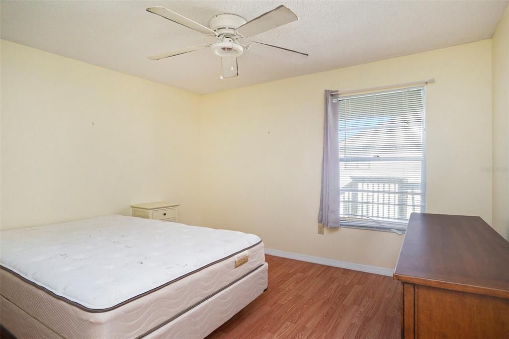 For Sale: $180,000 (2 beds, 2 baths, 912 Square Feet)