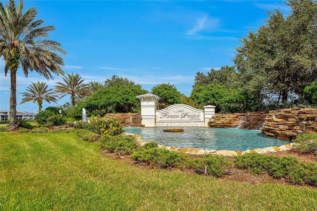 Location and convenience are everything. Close to Riverwalk, restaurants, dining, shopping, entertainment venues and the gorgeous beaches of Bradenton and Anna Maria. Don't miss out, schedule your private showing today!