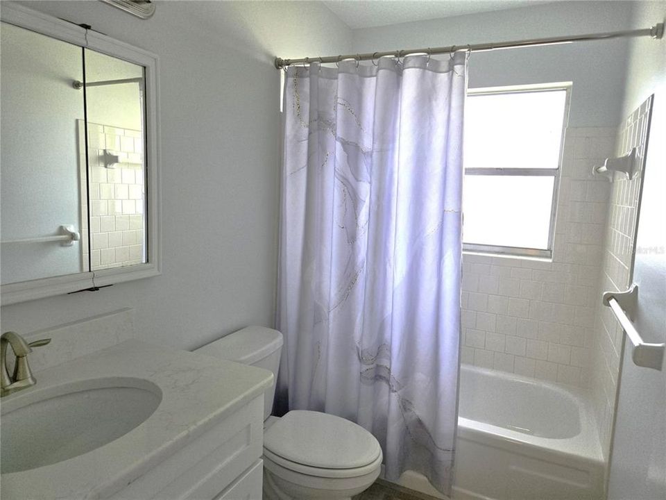 For Sale: $171,900 (2 beds, 2 baths, 1090 Square Feet)