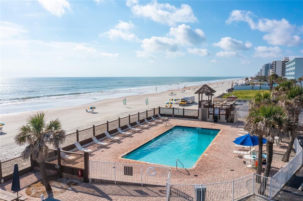 Ocean front pool