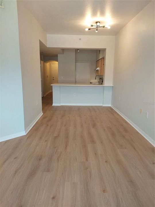 For Rent: $2,350 (1 beds, 1 baths, 743 Square Feet)