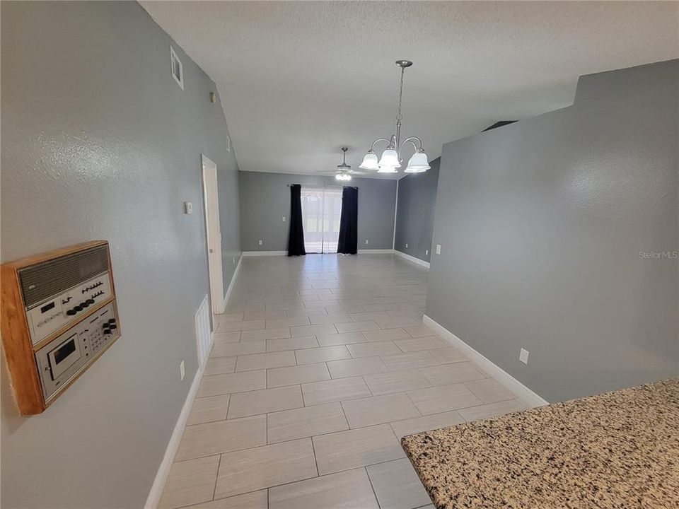 For Sale: $307,000 (3 beds, 2 baths, 1282 Square Feet)