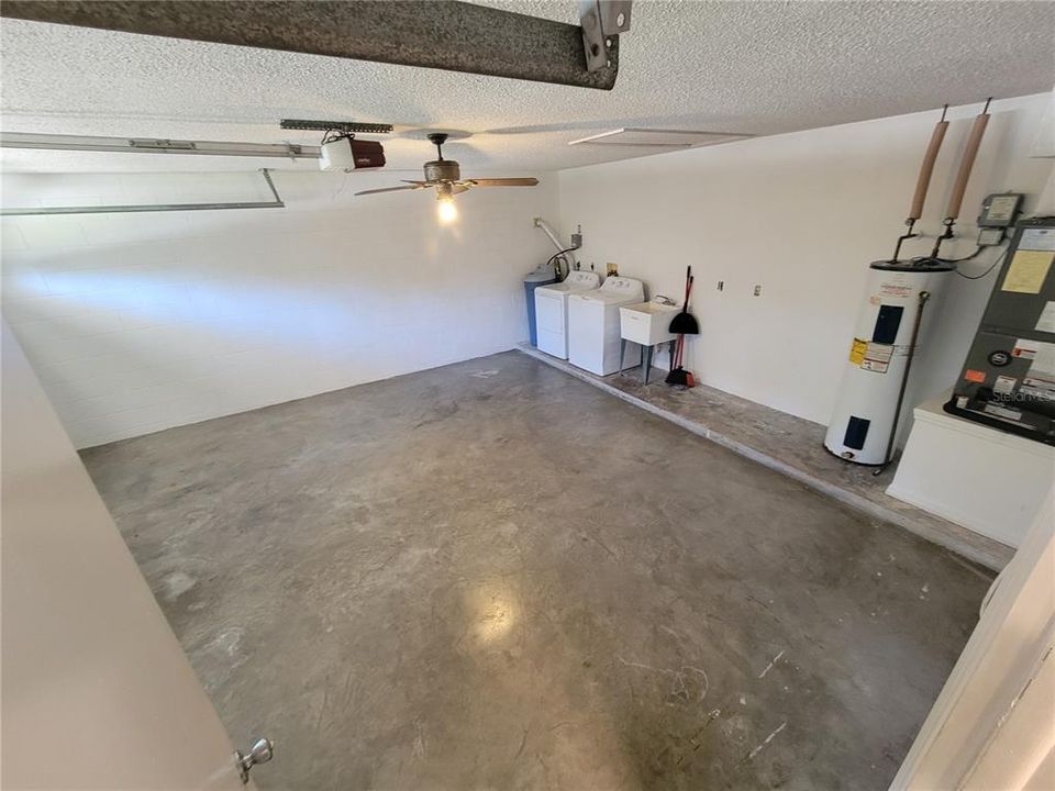 For Sale: $307,000 (3 beds, 2 baths, 1282 Square Feet)