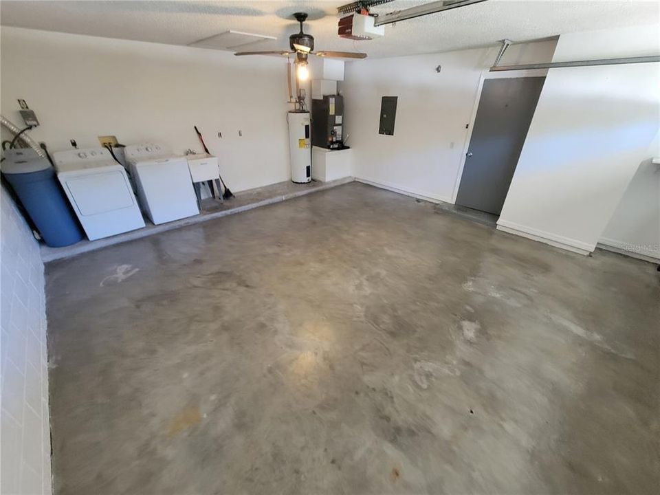 For Sale: $307,000 (3 beds, 2 baths, 1282 Square Feet)