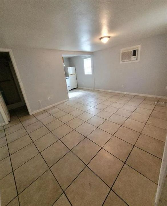 For Rent: $1,350 (2 beds, 1 baths, 625 Square Feet)