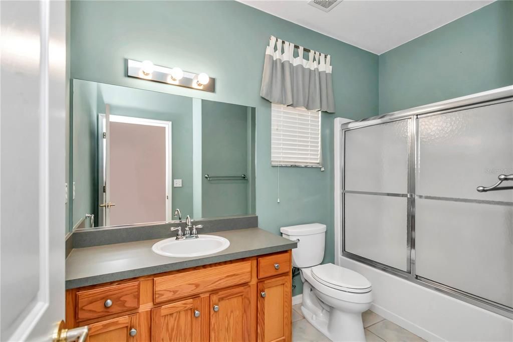 Active With Contract: $299,900 (2 beds, 2 baths, 1422 Square Feet)