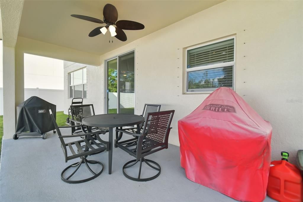 For Sale: $899,900 (4 beds, 2 baths, 2409 Square Feet)