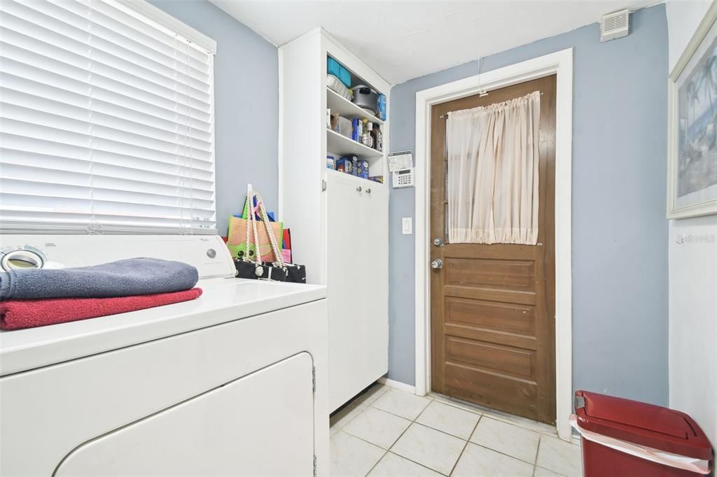 For Sale: $279,000 (2 beds, 2 baths, 1649 Square Feet)