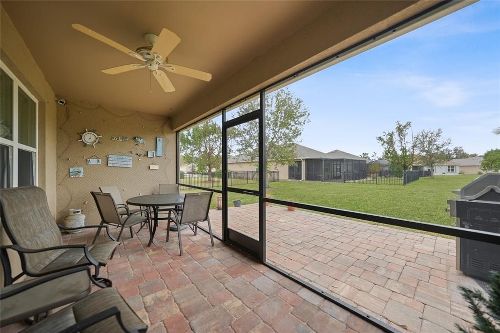 For Sale: $369,900 (4 beds, 2 baths, 2339 Square Feet)