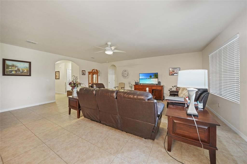 For Sale: $369,900 (4 beds, 2 baths, 2339 Square Feet)