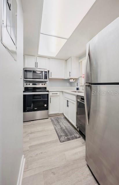 For Sale: $209,950 (2 beds, 1 baths, 1098 Square Feet)