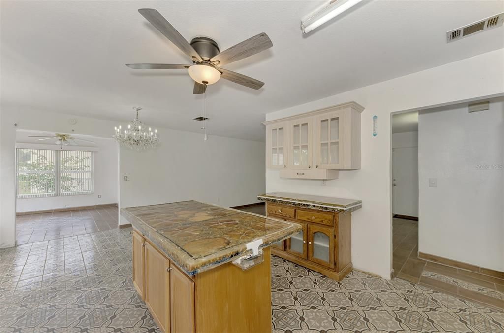 For Sale: $264,800 (3 beds, 2 baths, 1320 Square Feet)