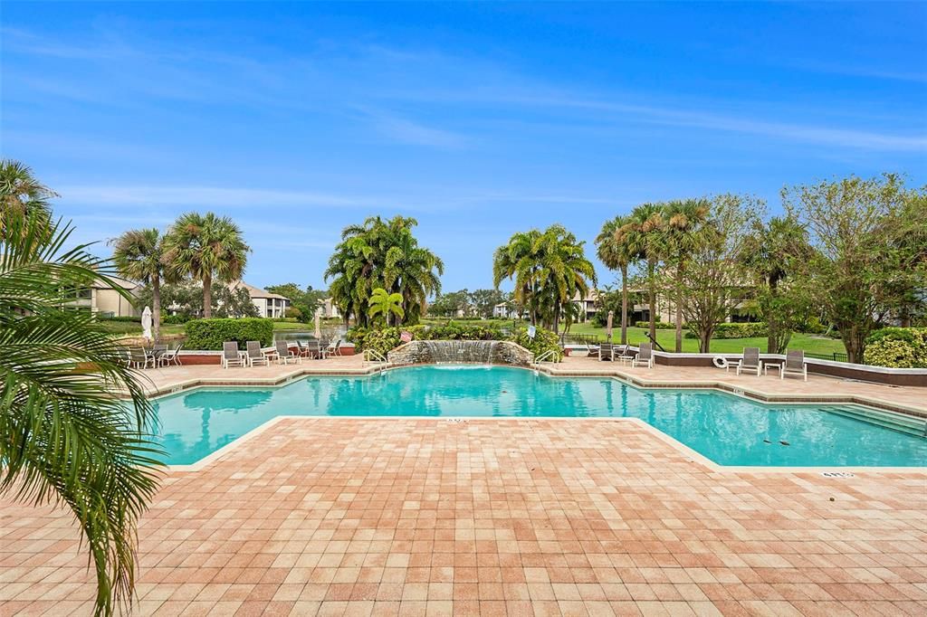 Enjoy access to two heated pools, two hot tubs, a sauna, a fitness center, a clubhouse with a full kitchen, a business center with free Wi-Fi, barbecue and picnic areas, dog parks, tennis, racquetball, basketball, and volleyball courts.