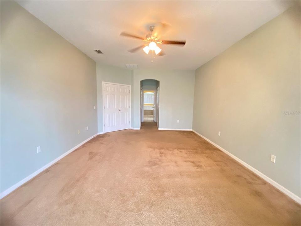 For Rent: $2,500 (4 beds, 3 baths, 2724 Square Feet)