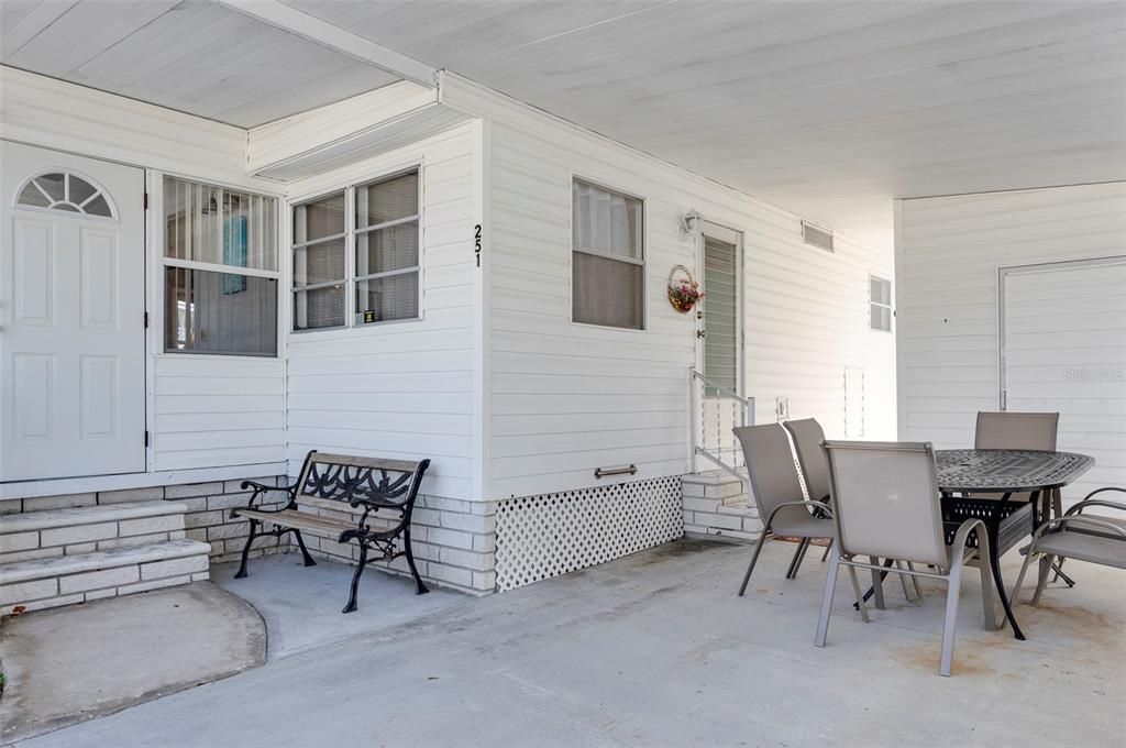 CARPORT/FRONT PORCH