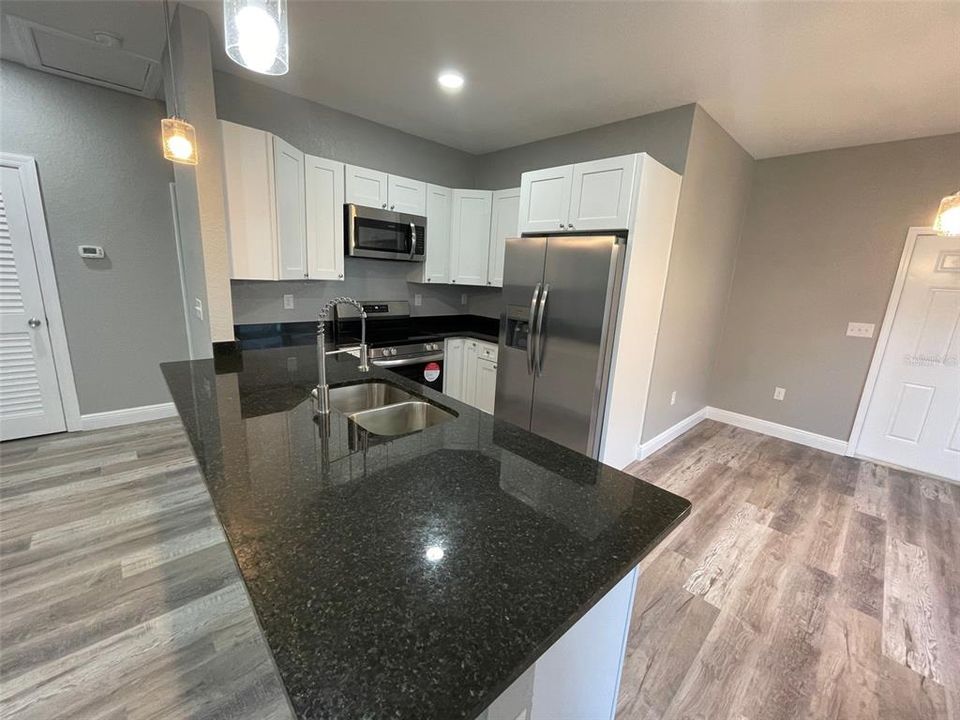 For Sale: $274,900 (3 beds, 2 baths, 1358 Square Feet)