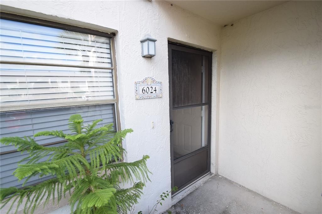 For Sale: $154,900 (2 beds, 2 baths, 812 Square Feet)