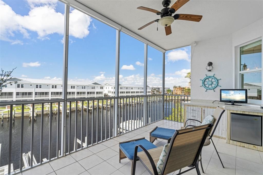 For Sale: $545,000 (2 beds, 2 baths, 2021 Square Feet)