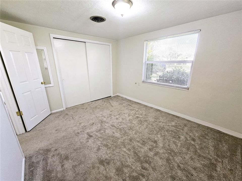 For Rent: $1,425 (1 beds, 1 baths, 696 Square Feet)