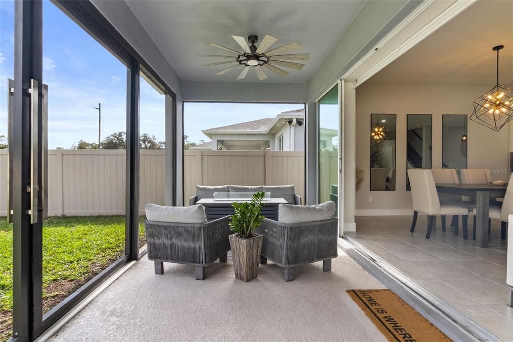 Large Screened, Covered Lanai