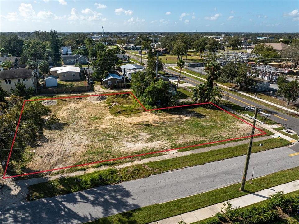 .39 Acre Lot in downtown Winter Haven looking south with boundary lines