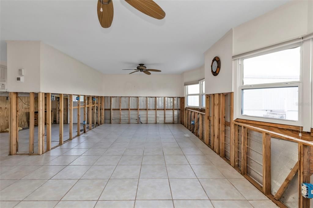 Living Room/Dining Room/Kitchen