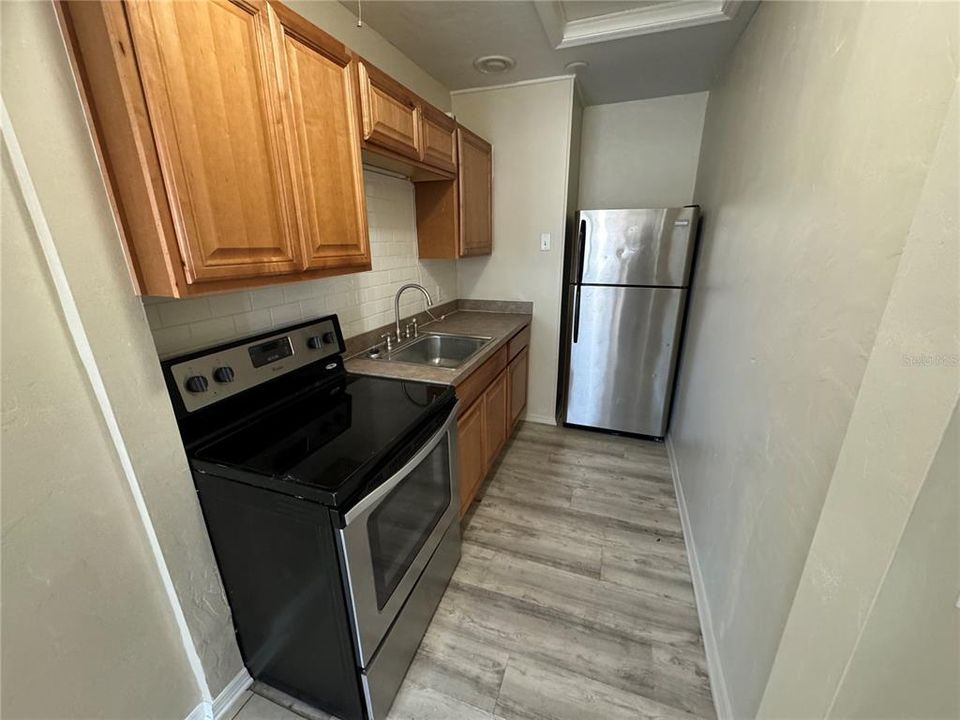 For Rent: $1,100 (1 beds, 1 baths, 300 Square Feet)