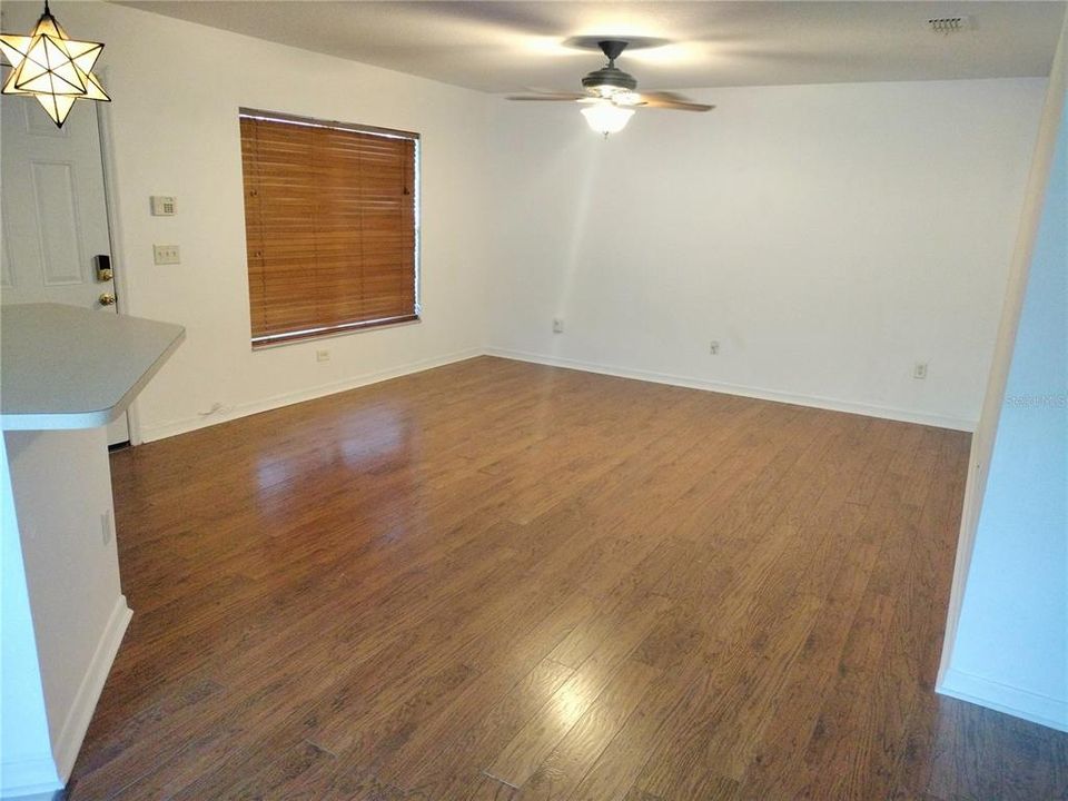 For Rent: $1,600 (3 beds, 2 baths, 1200 Square Feet)