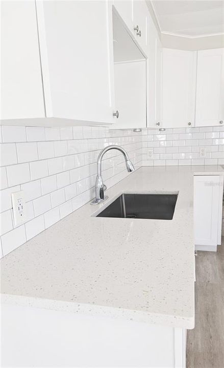 COUNTERTOPS, BACKSPLASH