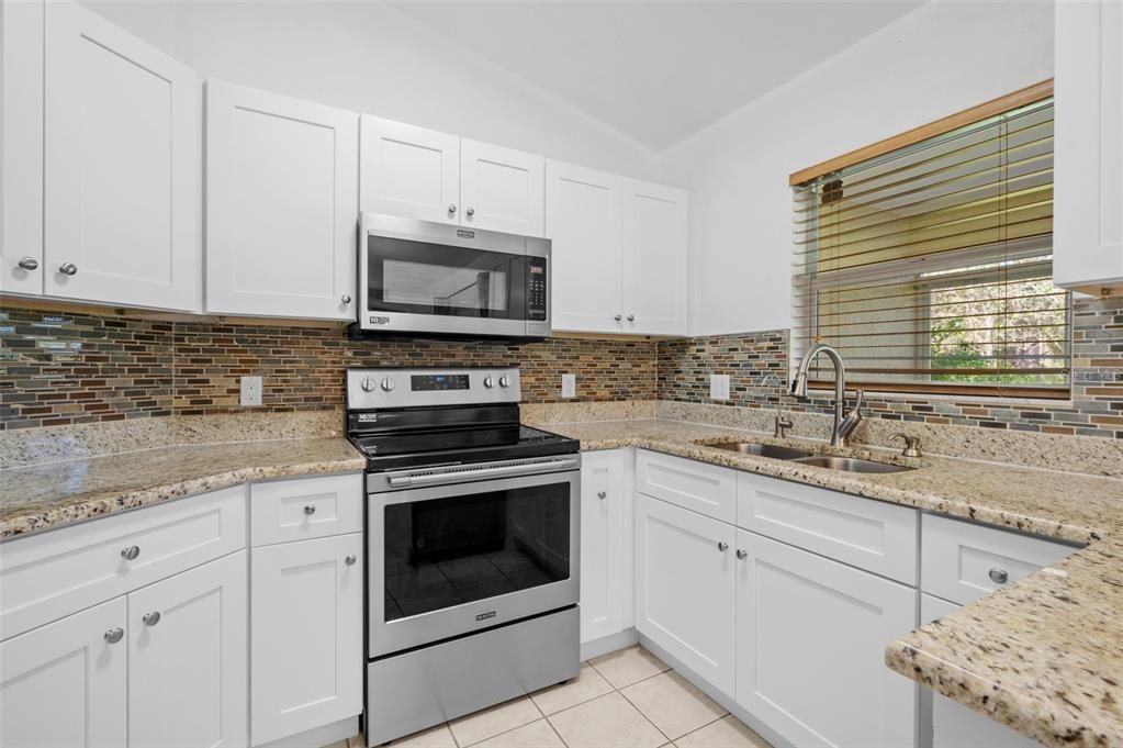 Active With Contract: $319,900 (3 beds, 2 baths, 1245 Square Feet)