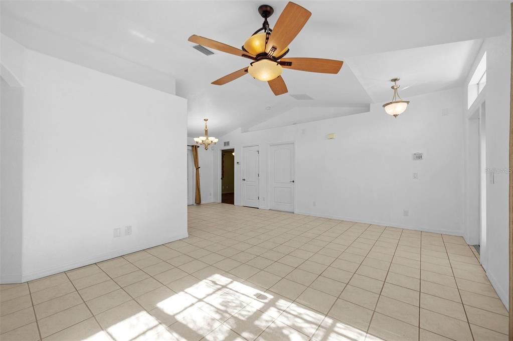 Active With Contract: $319,900 (3 beds, 2 baths, 1245 Square Feet)