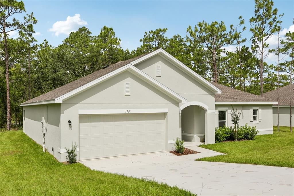 合同活跃: $274,888 (4 贝兹, 2 浴室, 2286 平方英尺)