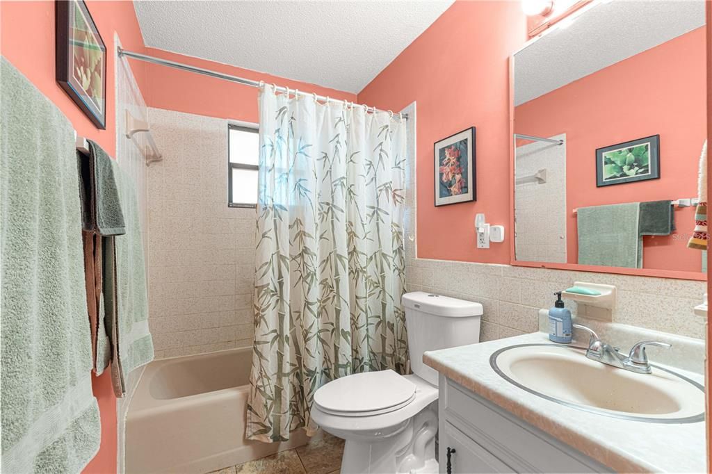 For Sale: $230,000 (2 beds, 1 baths, 1496 Square Feet)