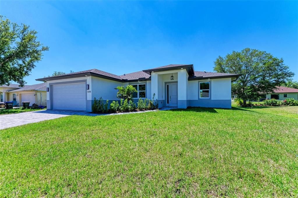 For Sale: $439,000 (4 beds, 2 baths, 1826 Square Feet)