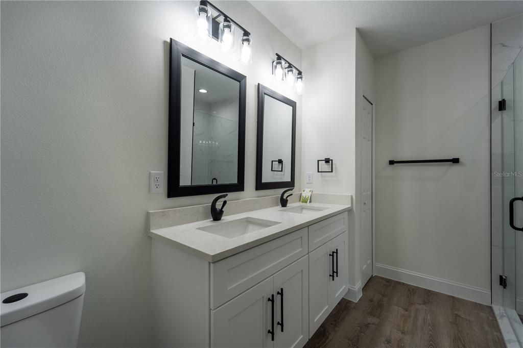 For Sale: $339,900 (3 beds, 2 baths, 1598 Square Feet)