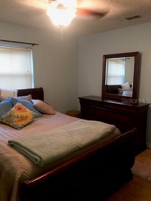 For Rent: $1,500 (3 beds, 1 baths, 1056 Square Feet)