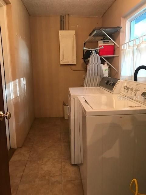 For Rent: $1,500 (3 beds, 1 baths, 1056 Square Feet)