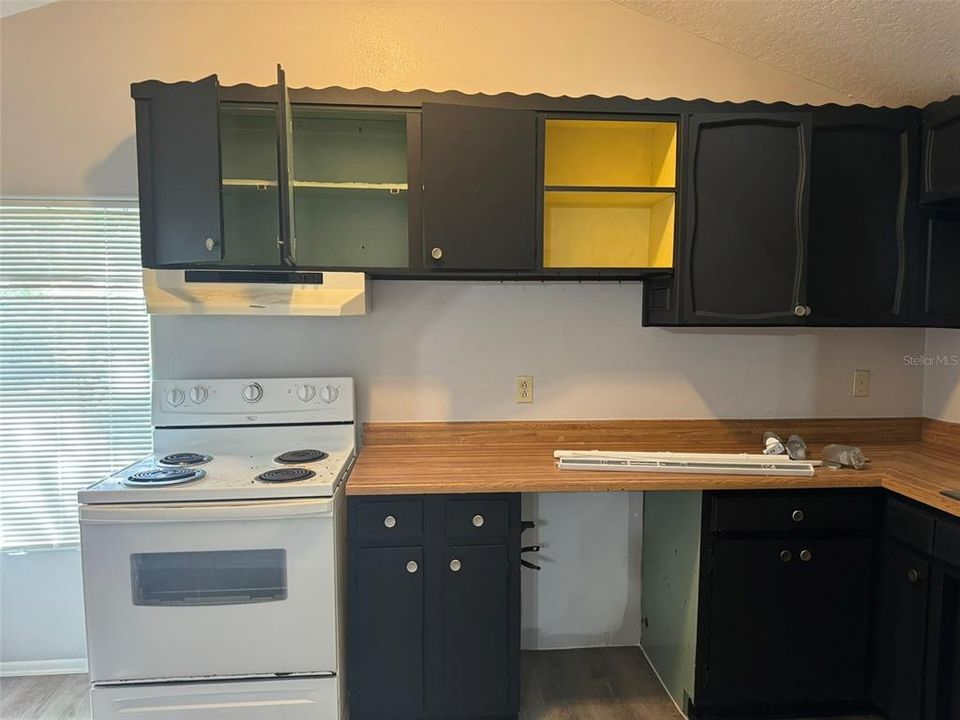 For Rent: $1,400 (1 beds, 1 baths, 608 Square Feet)