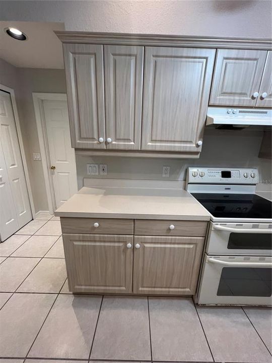 For Rent: $1,990 (3 beds, 2 baths, 1380 Square Feet)