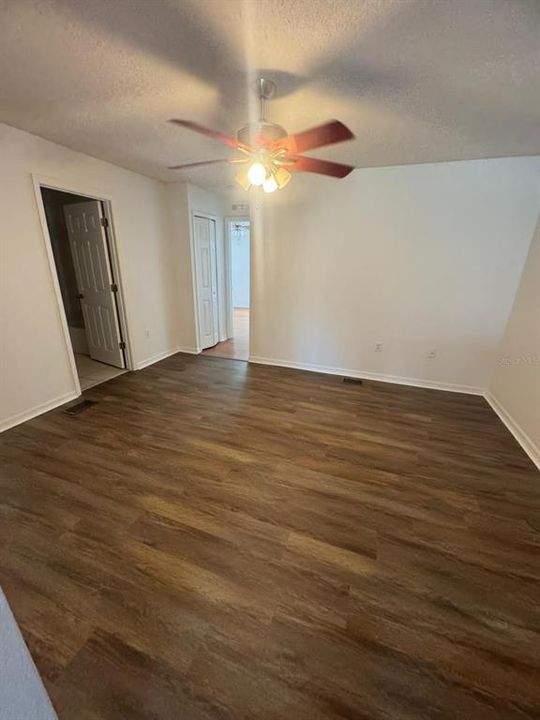 For Rent: $2,100 (4 beds, 2 baths, 1703 Square Feet)