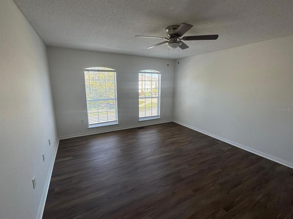 For Rent: $2,100 (4 beds, 2 baths, 1703 Square Feet)