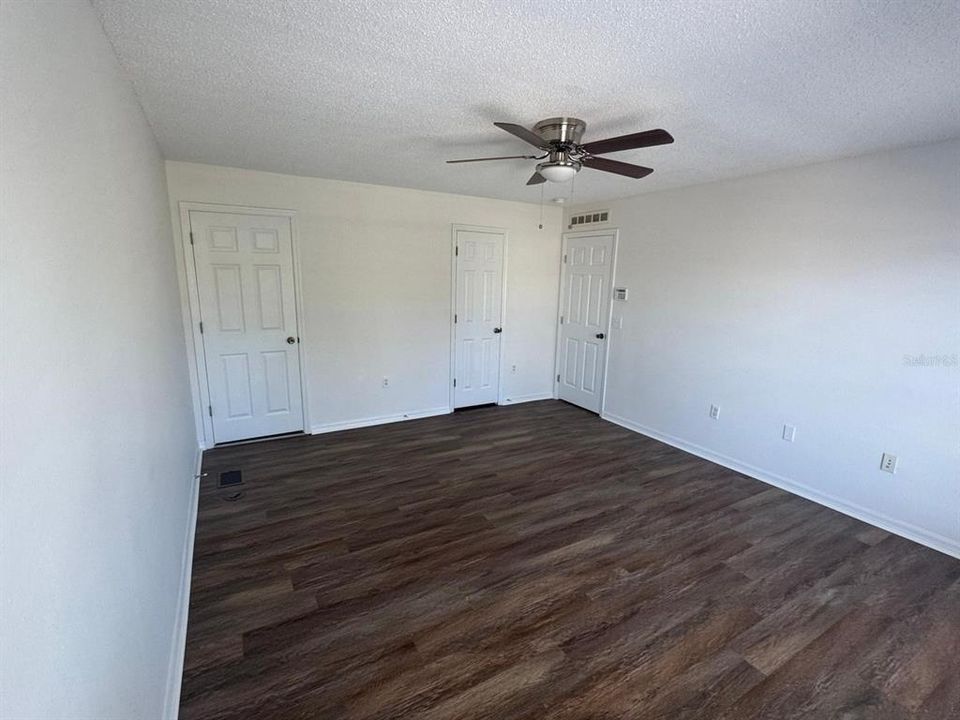 For Rent: $2,100 (4 beds, 2 baths, 1703 Square Feet)