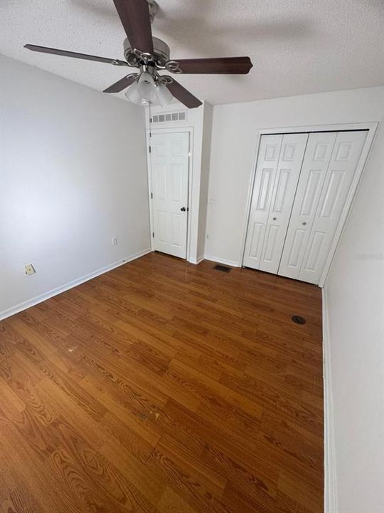 For Rent: $2,100 (4 beds, 2 baths, 1703 Square Feet)