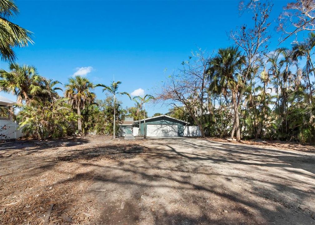 Active With Contract: $1,690,000 (3 beds, 2 baths, 1818 Square Feet)