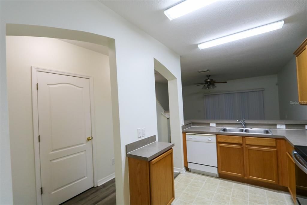 For Rent: $1,750 (2 beds, 2 baths, 1337 Square Feet)