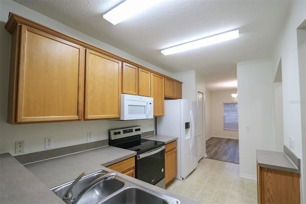 For Rent: $1,750 (2 beds, 2 baths, 1337 Square Feet)