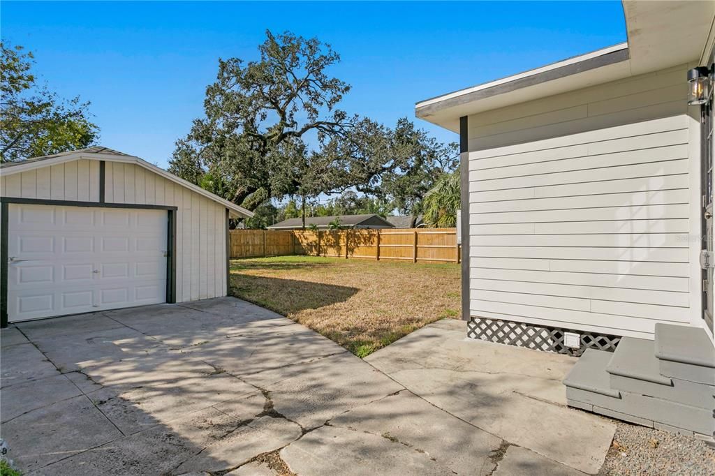 For Sale: $650,000 (3 beds, 2 baths, 1437 Square Feet)