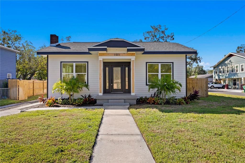 For Sale: $650,000 (3 beds, 2 baths, 1437 Square Feet)