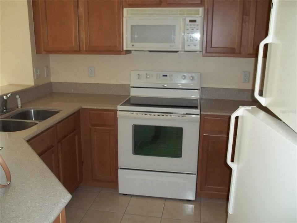 For Rent: $2,250 (3 beds, 2 baths, 1455 Square Feet)